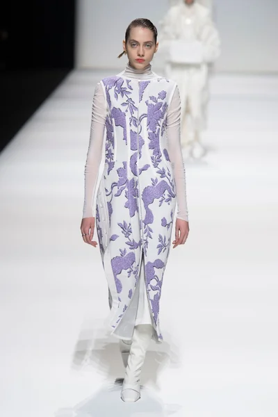 Look 8